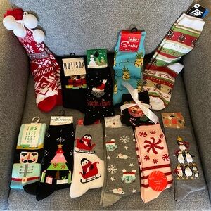 Lot of 12 Women’s Christmas Socks NWT Assorted Holiday Winter